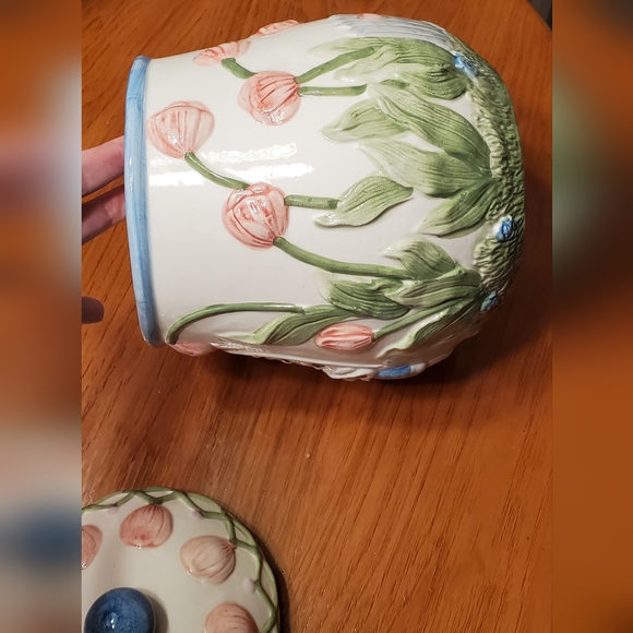 Caffco cookie jar, bunnies, tulips, Easter, Spring. - Picture 3 of 12